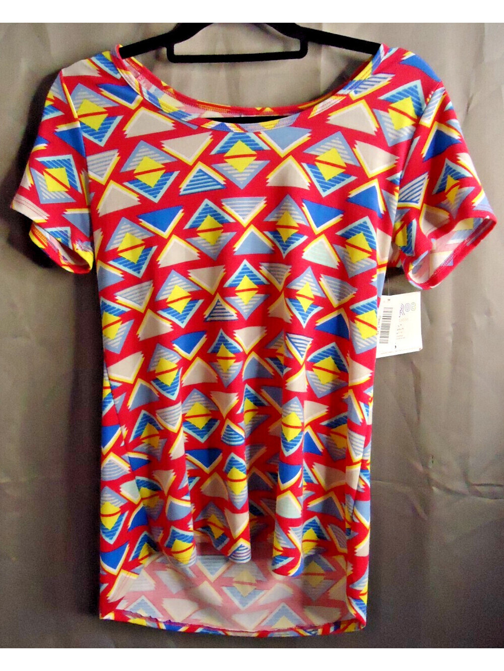 LuLaRoe Classic Tee T-Shirt Colorful Pyramid Print Size XS New